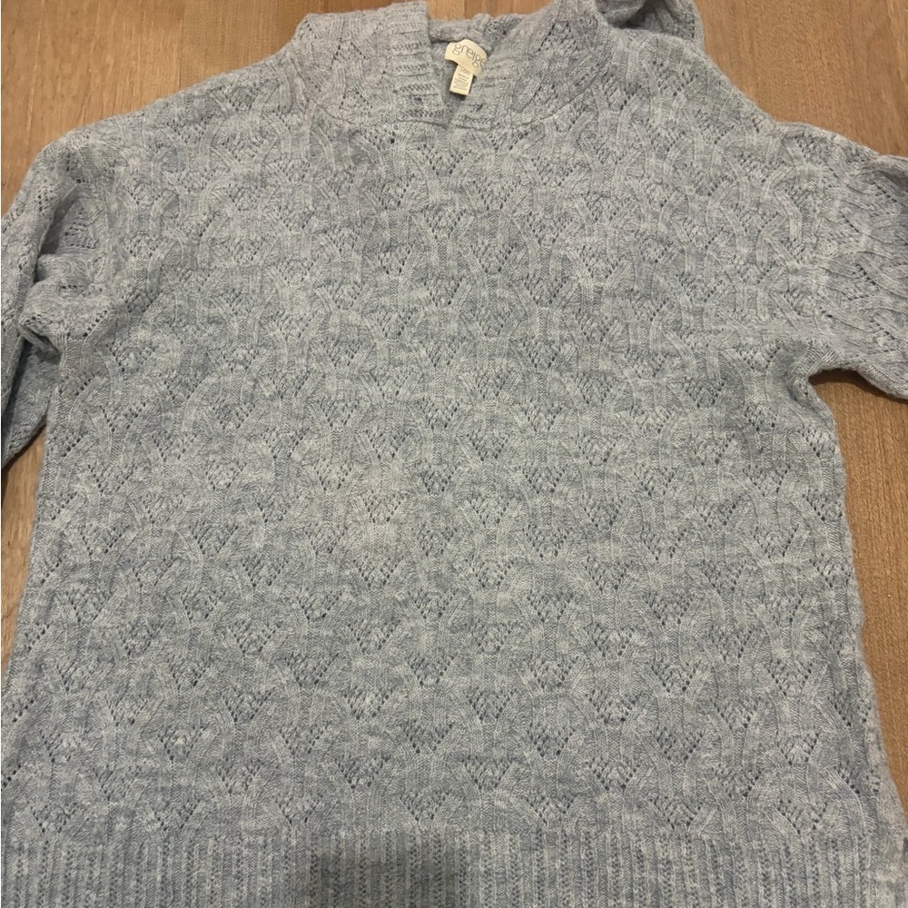 Women Gray Cable Knit Sweater